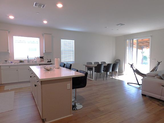 5th image of 29297 Soffel Ln #1