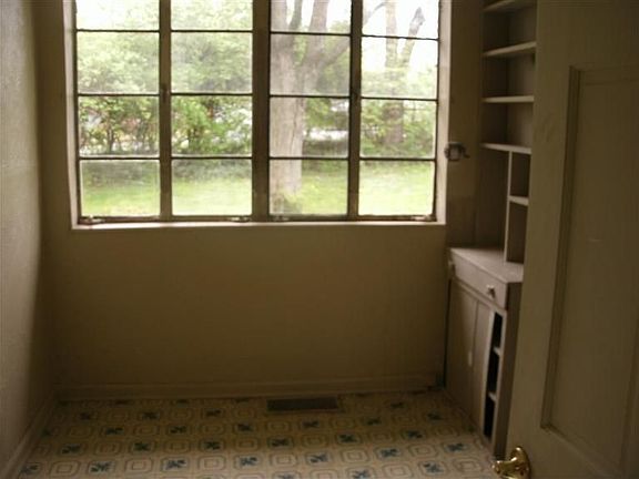 3rd image of 6148 Hoover Ave