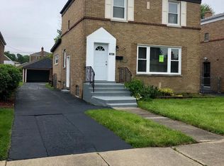 8736 S Mozart Ave, Evergreen Park, IL 60805