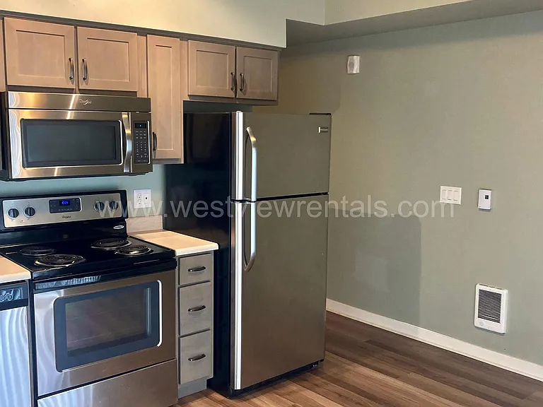 203 E Laurel St — Photo 76
