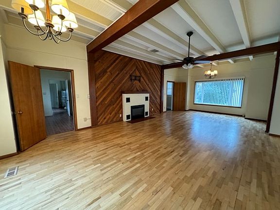 4th image of 578 Scarbrough Ave
