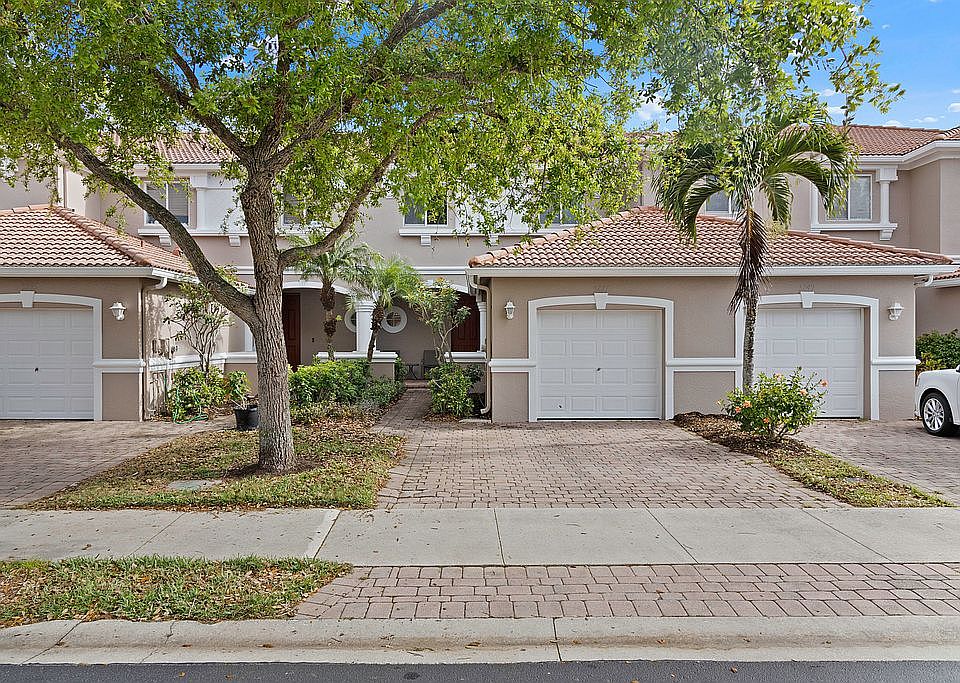 1st image of 3247 Antica St