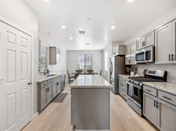 2196 Woodlet St, Linda, CA 95901