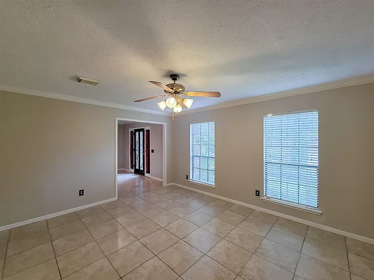 17207 Meadow Heights Dr — Photo 4