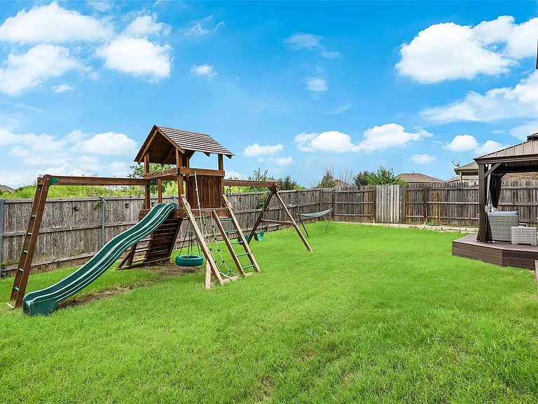 7013 Armagh Dr — Photo 39