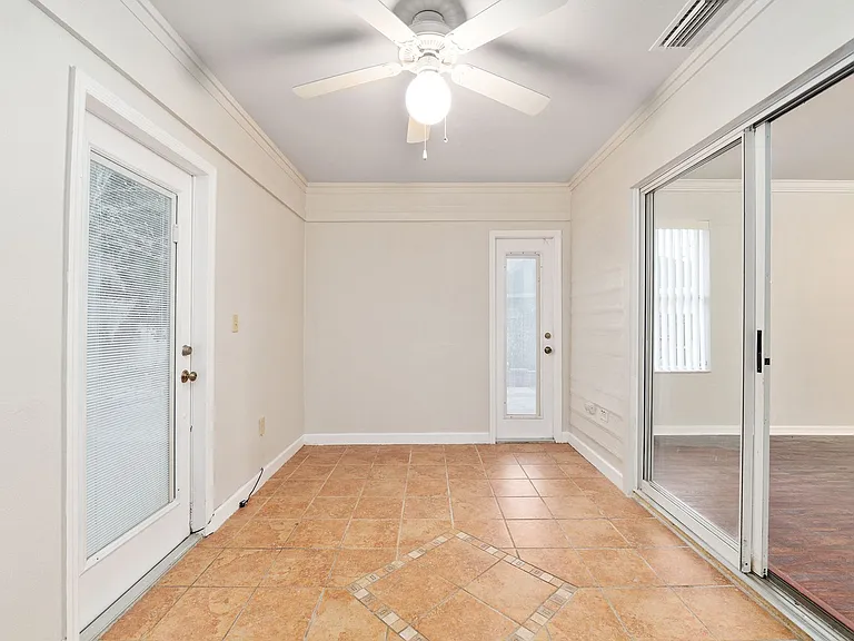2114 NW 52nd Pl — Photo 28