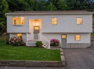 29 Rockway Rd, Peabody, MA 01960