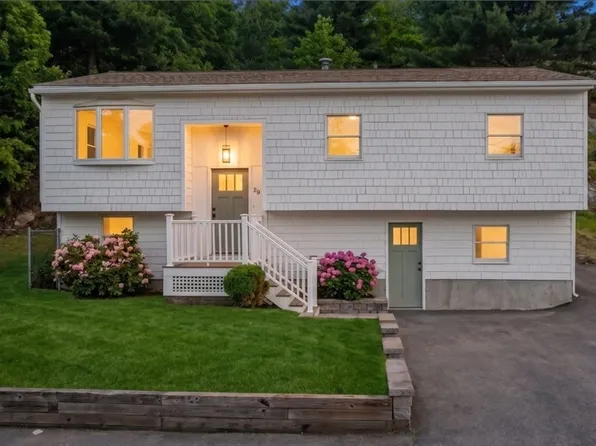 29 Rockway Rd, Peabody, MA 01960