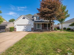 9121 Village Meadows Dr, Temperance, MI 48182