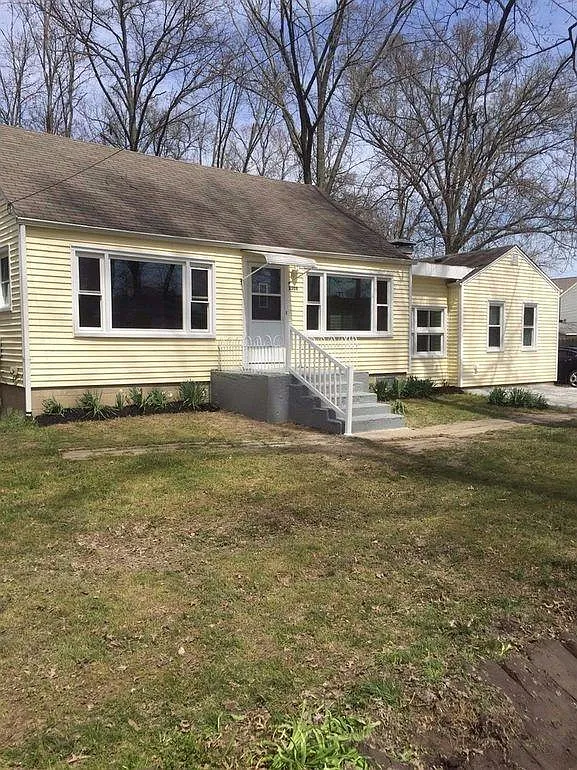 3208 Locust Ln photo 1