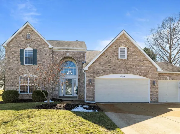 1509 Englebrook Dr, Ballwin, MO 63011