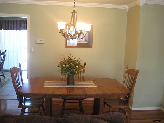 5th image of 16028 Sherwin Ct
