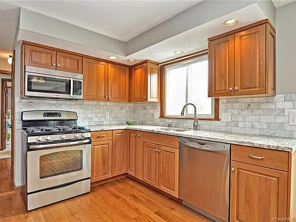 2nd image of 41 Wildwood Ln