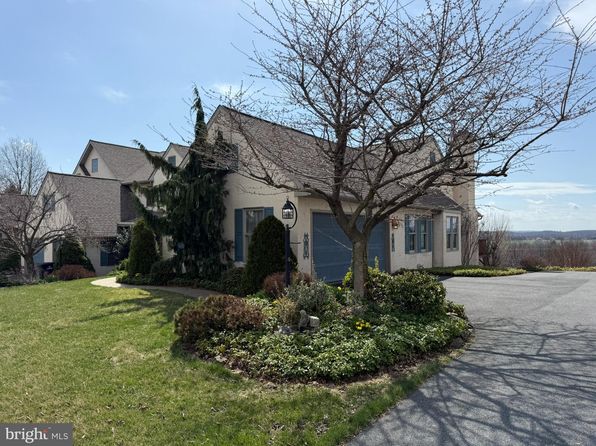 647 Homestead Dr, Elverson, PA 19520