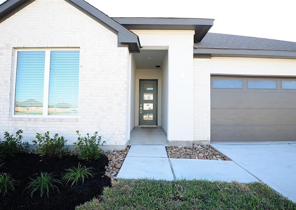 1st image of 22827 Castello Lakes Dr