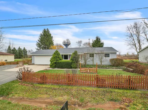 5212 Corvallis Dr, Mount Pleasant, MI 48858