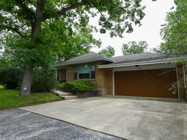 2515 N Bonnie Brook Ln, Waukegan, IL 60087