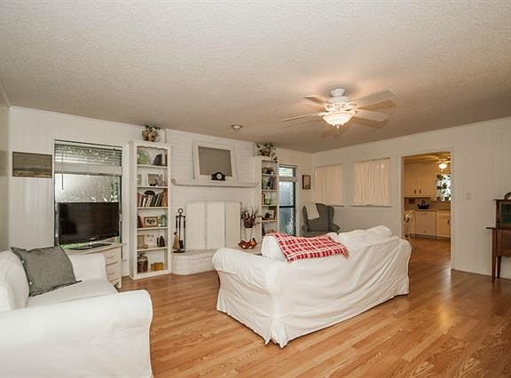 5th image of 2422 Guerrero Dr