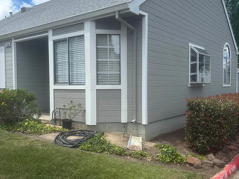 1704 Somerset Pl — Photo 2