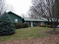 2nd image of 832 W Outer Dr