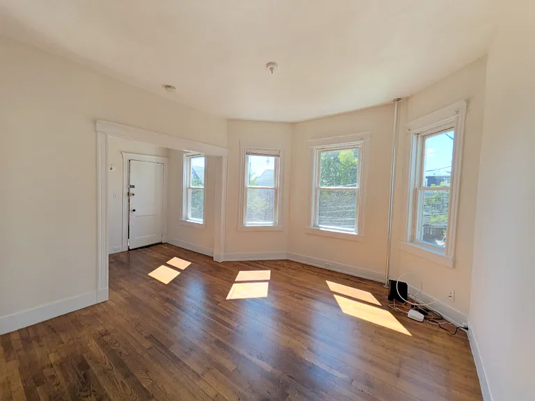 10 Athol St #2 — Photo 2