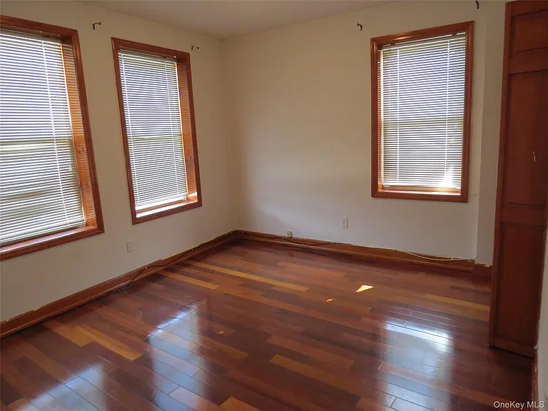 2 E Main St #5 — Photo 5