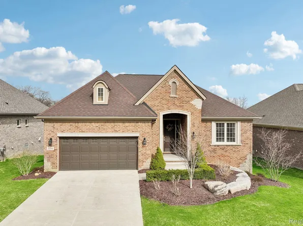 5499 Woodfall Rd, Clarkston, MI 48348