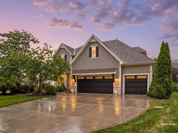 9307 W 155th Ct, Overland Park, KS 66221