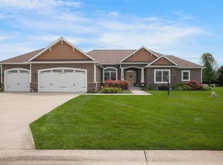 50870 Ryehill Dr, Granger, IN 46530