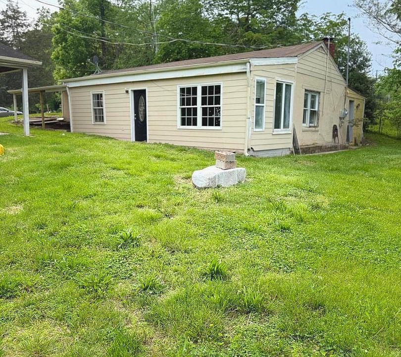 1st image of 7421 Lake Dr