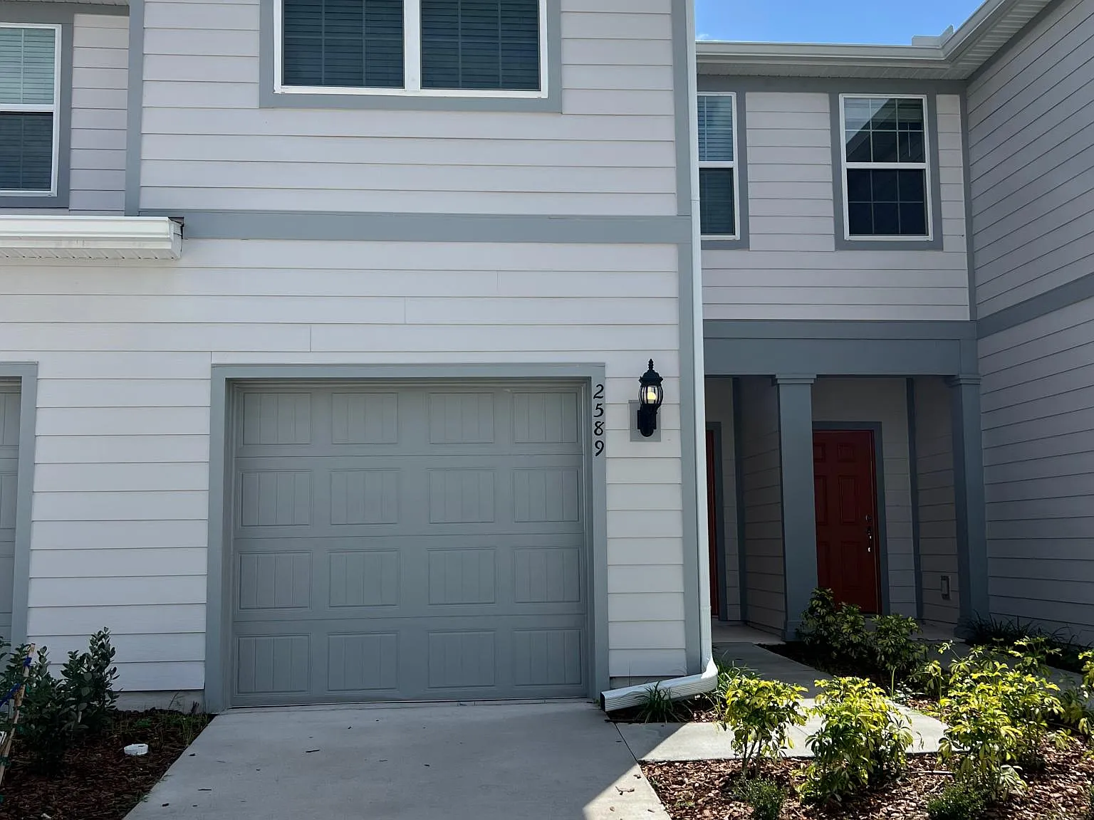 3 bed, 2.5 bath, 1699 sqft, $2,300 — Photo 1