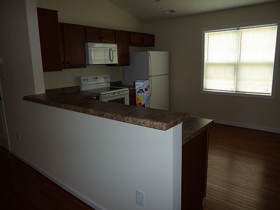 5th image of 1041 And 1001 Greenview Dr.