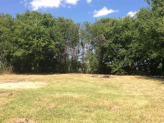 5th image of 988 NW County Road 2090