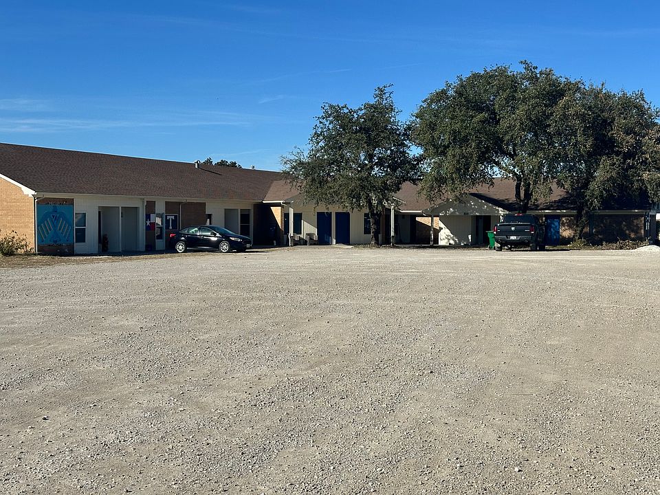 1st image of 220 W Lipan Dr #3