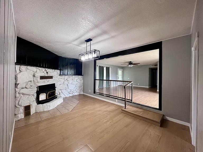 28562 Burrough Valley Rd — Photo 9