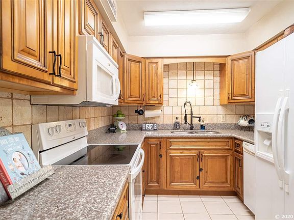 5th image of 6515 NW 115th Ln Suite -2