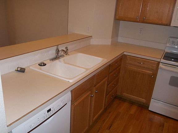 5th image of 2120 Timber Creek Dr APT B4