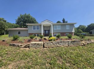 381 Pennsylvania Ave, Rainelle, WV 25962