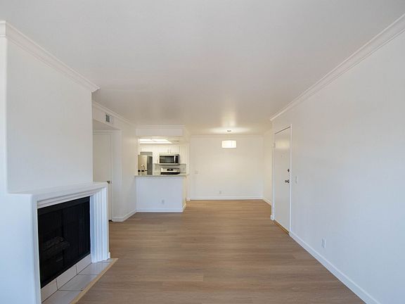4th image of 6041 Fulton Ave APT 102