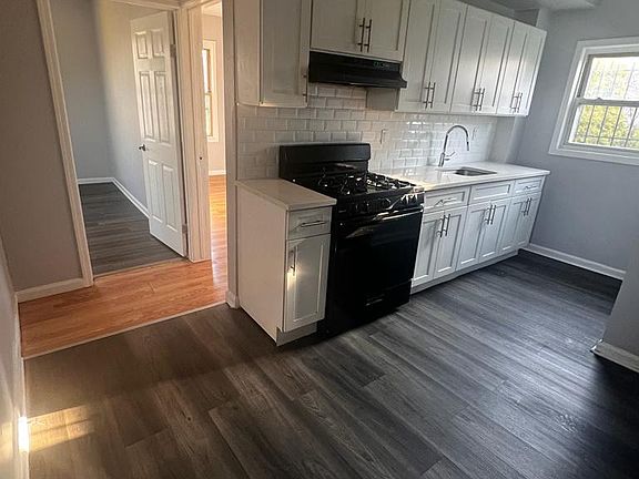 3rd image of 206 Peshine Ave Floor 1