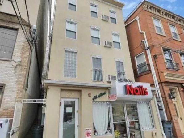 258 Old River Rd, Edgewater, NJ 07020