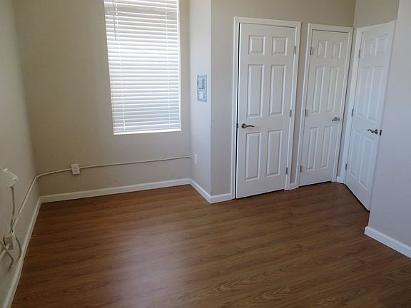 5th image of 132 W Sycamore St #26