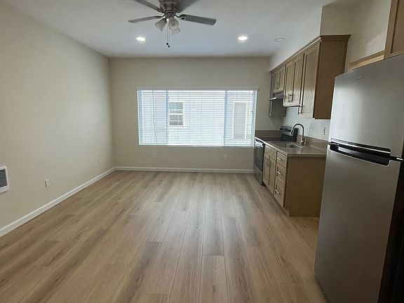 2nd image of 1431 Cedar Ave APT 14