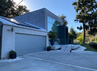 9792 Oak Pass Rd, Beverly Hills, CA 90210