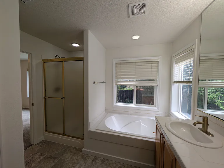 4174 NW 127th Ave — Photo 36
