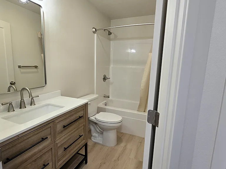 140 Lawton Dr #5 — Photo 7