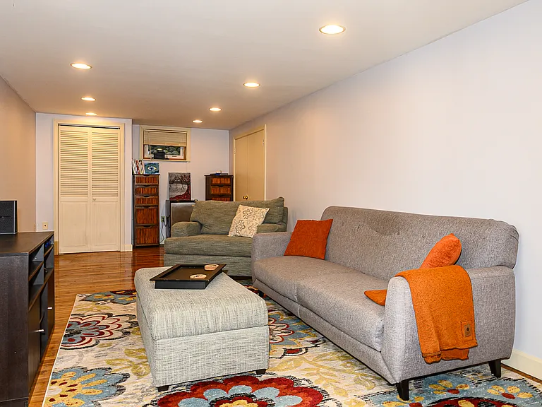 508 Pleasant St — Photo 16
