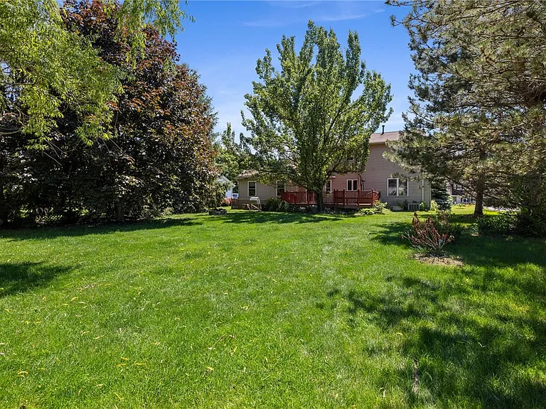40 Alverstone Way — Photo 49