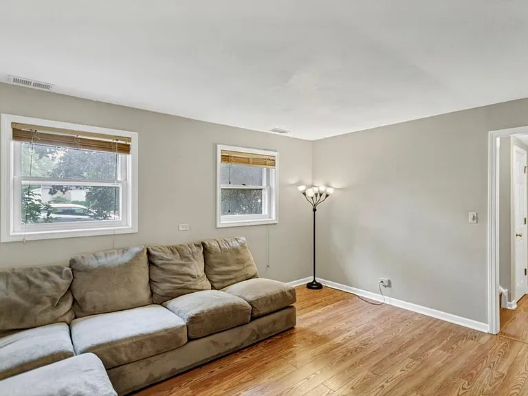 511 N Braintree Dr — Photo 23