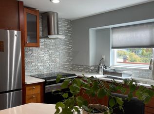 1215 N 43rd St #2, Seattle, WA 98103